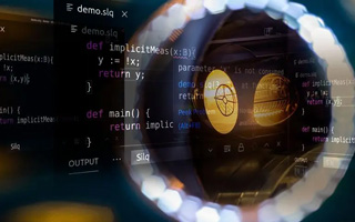 万宁 api php源码,下载的php源码怎么运行呢？